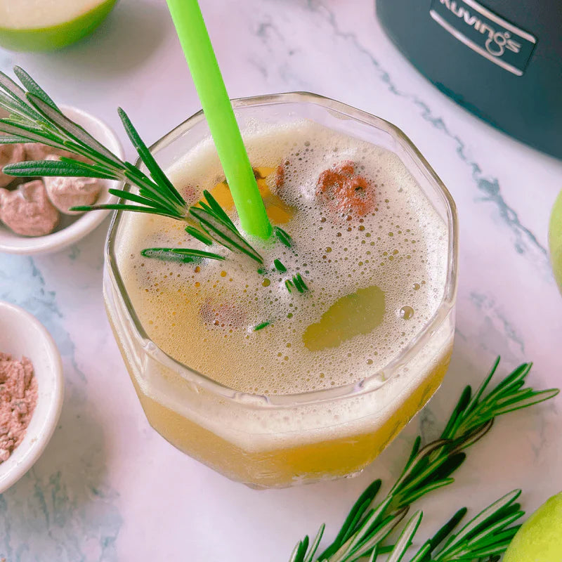 Groene appel- en zure pruimensap