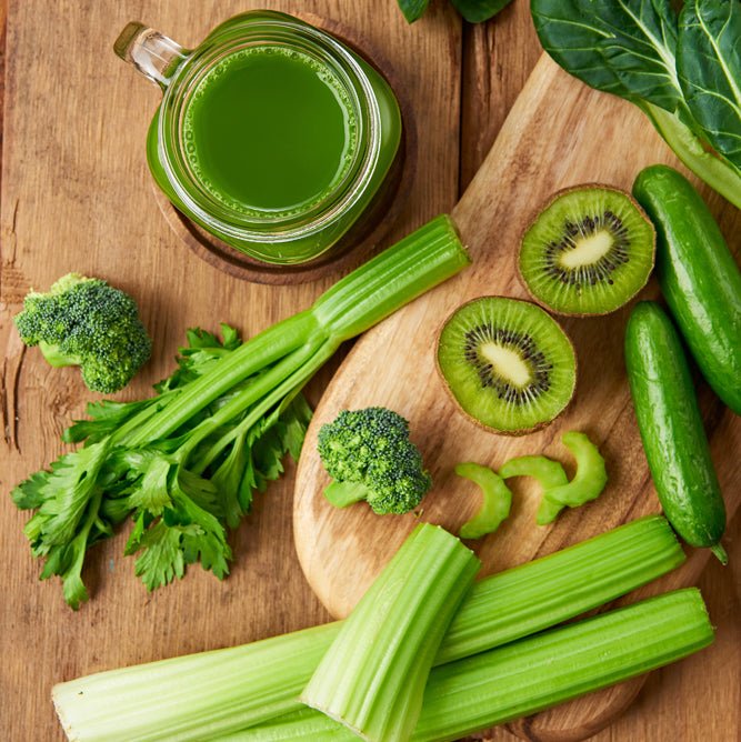 Mit einem hochwertigen Juicer lässt sich selbst Sellerie einfach entsaften - Kuvings Deutschland