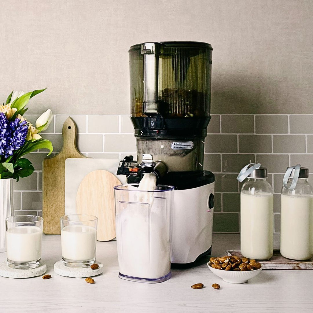 Make your own vegan almond milk – Here's how